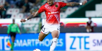 Ayron del Valle volverá a jugar en Colombia