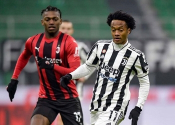 ¿Por qué la molestia de algunos hinchas de AC Milan con Cuadrado?