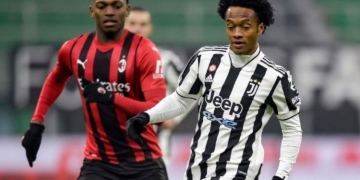 ¿Por qué la molestia de algunos hinchas de AC Milan con Cuadrado?