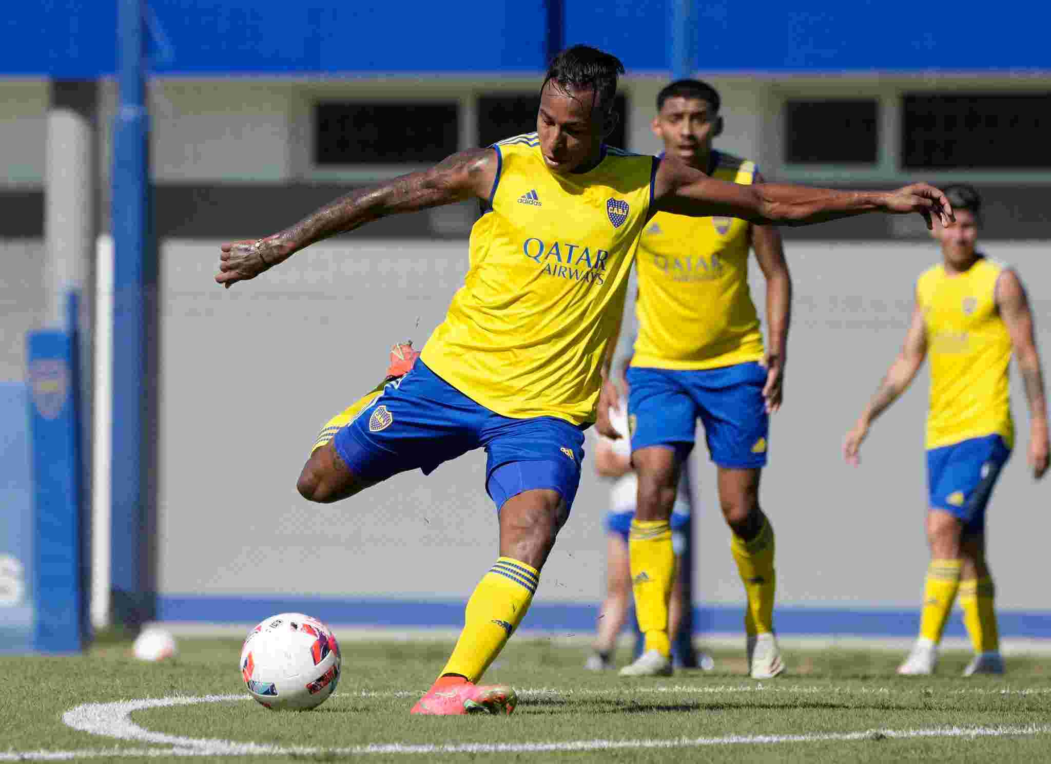 Sebastián Villa se quedó en Boca y sigue marcando goles