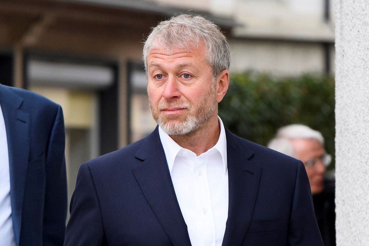 Diputado inglés pide que Roman Abramovich abandone el Chelsea