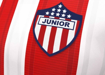 ¿Cómo se vería la camiseta de Junior con publicidades?