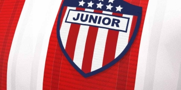 ¿Cómo se vería la camiseta de Junior con publicidades?