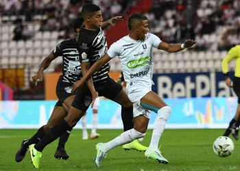 Junior flaquea contra los grandes