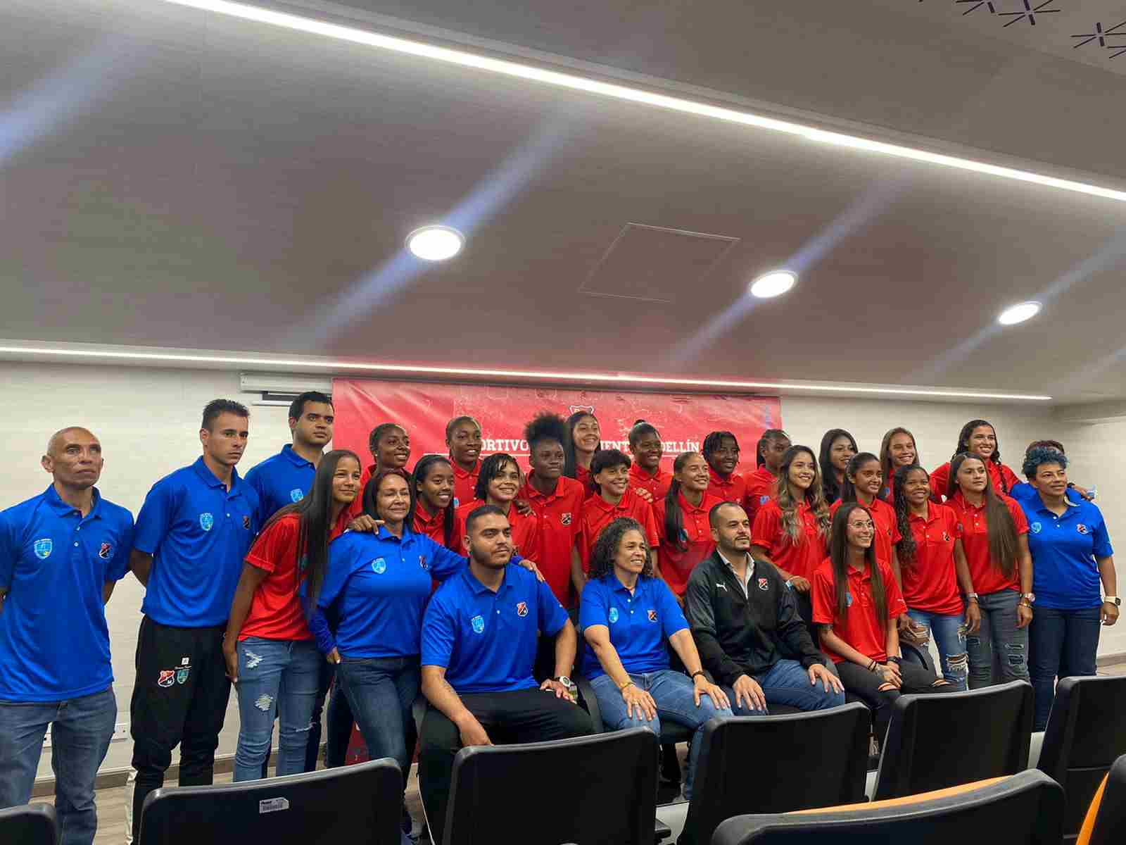 Independiente Medellín presentó su equipo femenino