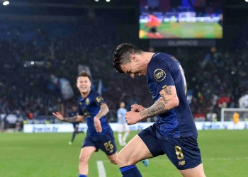 Porto clasificó y Mateus Uribe anotó un golazo