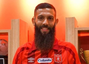 La primer promesa: «Si América es campeón en junio, me quito la barba»