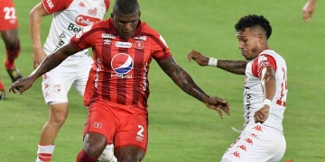 Santa Fe dejó escapar una ventaja de 2 goles y se llevó 1 punto de Cali
