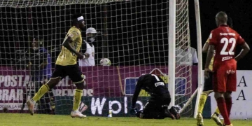 Leonel Álvarez le ganó el pulso a Juan Carlos Osorio en Rionegro