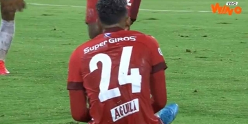 Luis Sánchez, entre lágrimas, abandonó la cancha tras nueva lesión