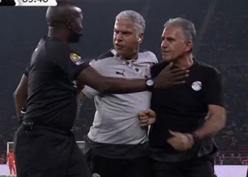 ¡Locura de Queiroz en la semifinal de la Copa África!