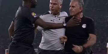 ¡Locura de Queiroz en la semifinal de la Copa África!