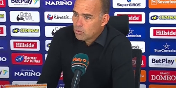 ¡Pasó con Dudamel en rueda de prensa en Pasto! 2 minutos y retirada