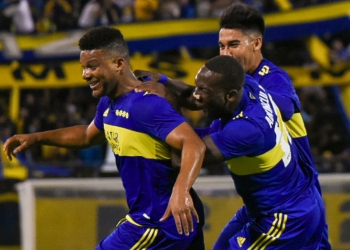 Triunfo de Boca con asistencia de Villa, gol de Fabra y aplauso de Riquelme