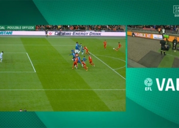 El gol de Liverpool que no contó en la final de la EFL Cup