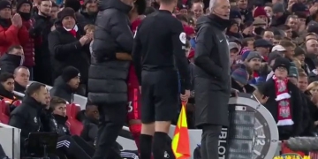 ¡Empezaron las ovaciones en Anfield Road para Luis Díaz!