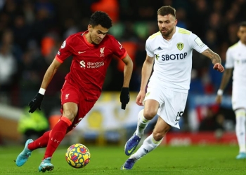 Merecía ser gol: ¡La jugada de Luis Díaz que emocionó en Anfield!