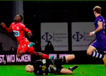 Marlos Moreno: golazo y dura lesión en Bélgica