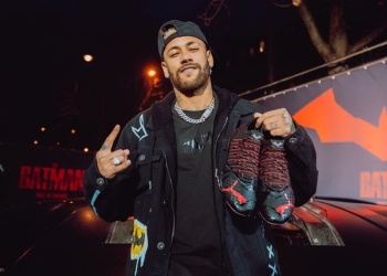 Puma y Neymar presentan guayos inspirados en Batman