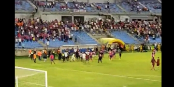 Video: ¡Agresión a jugadores de Unión Magdalena en la cancha!