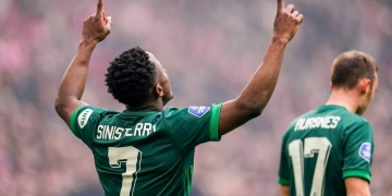 El gol de Luis Sinisterra en el clásico ante Ajax