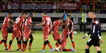 A falta de la firma este sería el nuevo DT de América