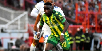 ¡Otro partido de Edwin Mosquera que aplauden en Argentina!