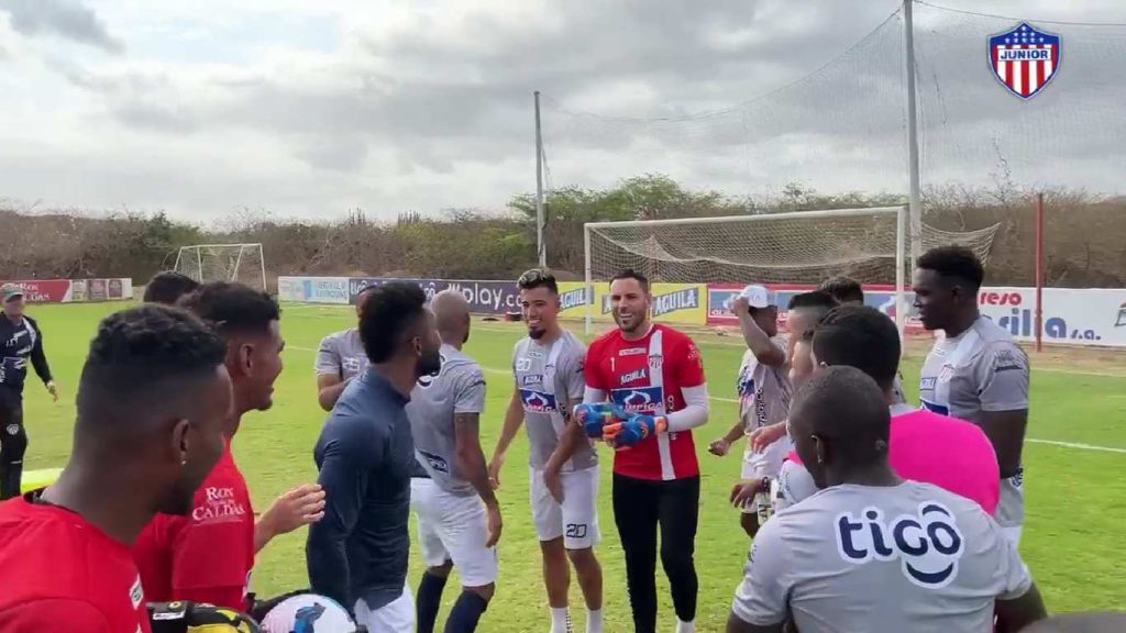 Sebastián Viera: sus 39 años y festejo con compañeros