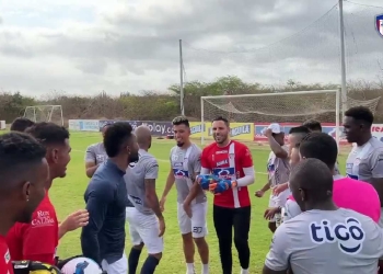 Sebastián Viera: sus 39 años y festejo con compañeros