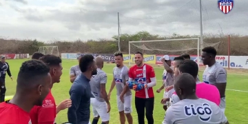 Sebastián Viera: sus 39 años y festejo con compañeros