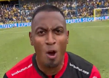 Alocado festejo de Willer Ditta en el clásico rosarino