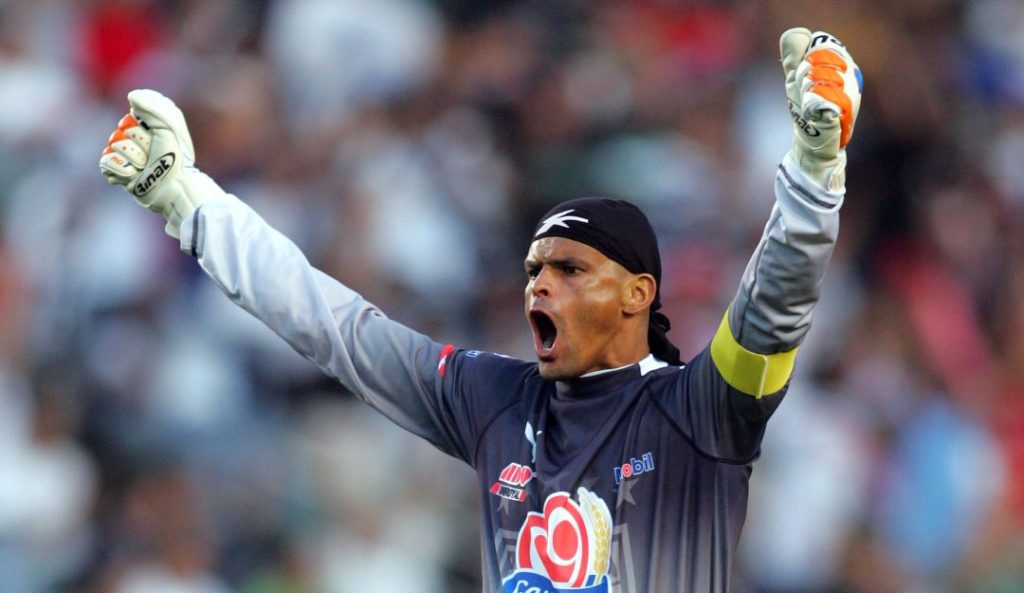 El homenaje de los hinchas del Pachuca para Miguel Calero