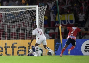 "Ellos no son más que nosotros, ni por el pu..."