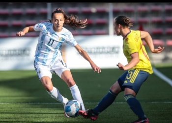 La Selección Colombia realizó un flojo debut en el Sudamericano Femenino sub-20 2022 de Chile ante su similar de Argentina.