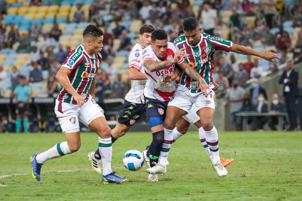 Sonríe Junior: Unión le empató a Fluminense en Brasil