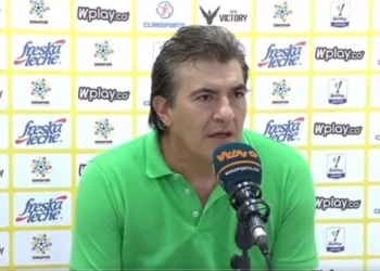 «En Colombia no se juega fútbol; se tiran al piso para quemar tiempo»