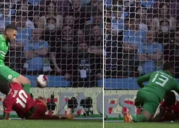 Papelón del aquero del Manchester City y Liverpool anota