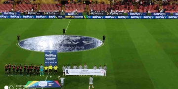 El homenaje a Freddy Rincón en el Santa Fe-Alianza