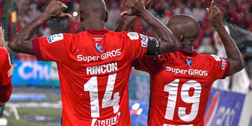 Adrián Ramos y un gol a lo ‘Panenka’ en homenaje a Freddy Rincón