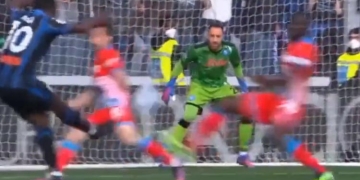 ¡De las mejores atajadas de David Ospina en Napoli!