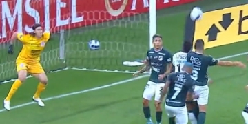¡Lo que tapó el arquero de Corinthians!