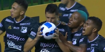 Video: asistencia de Velasco y golazo de Burdisso a Boca