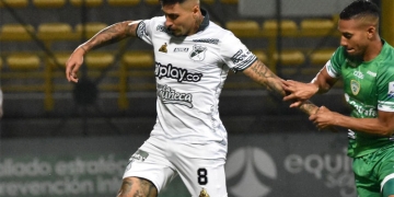 Sebastián Leyton en su regreso a la titular: ¡Quinta amarilla!