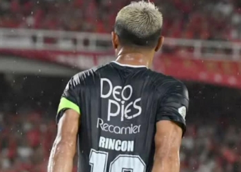 Lo de Teo Gutiérrez para Freddy Rincón fue en la cancha y en Instagram