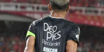 Lo de Teo Gutiérrez para Freddy Rincón fue en la cancha y en Instagram