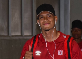 Edson Acevedo y su primera expulsión como profesional