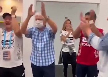 ¡Lo que le cantaron a Comesaña en el festejo íntimo del DIM!
