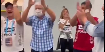 ¡Lo que le cantaron a Comesaña en el festejo íntimo del DIM!