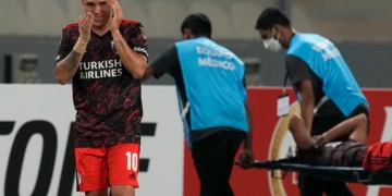 La cara de Juanfer Quintero lo dice todo: ¡Fuerza, Robert Rojas!