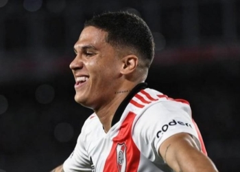 Quinto gol para Juanfer Quintero en el regreso a River y dedicatoria a Robert Rojas